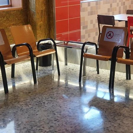 Albergue Peregrinos San Francisco De Asis ليون المظهر الخارجي الصورة