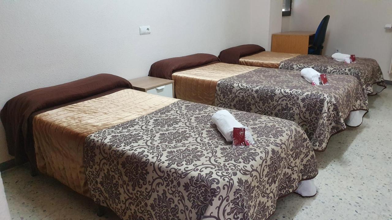 Albergue Peregrinos San Francisco De Asis ليون المظهر الخارجي الصورة